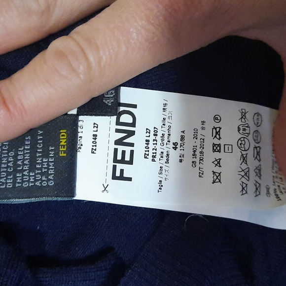 **Like new** Fendi sweater - Picture 6 of 7